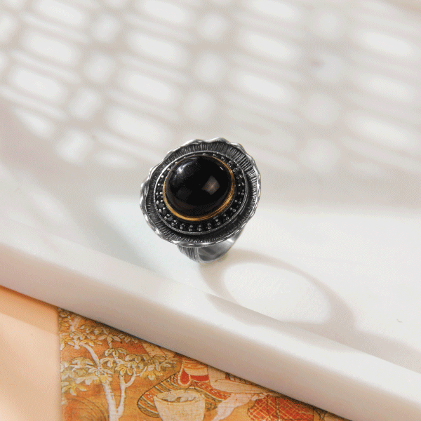 Women's Ring 9
